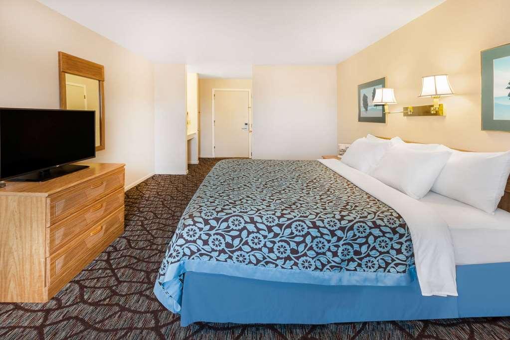 Baymont By Wyndham Manistee Hotell Rum bild