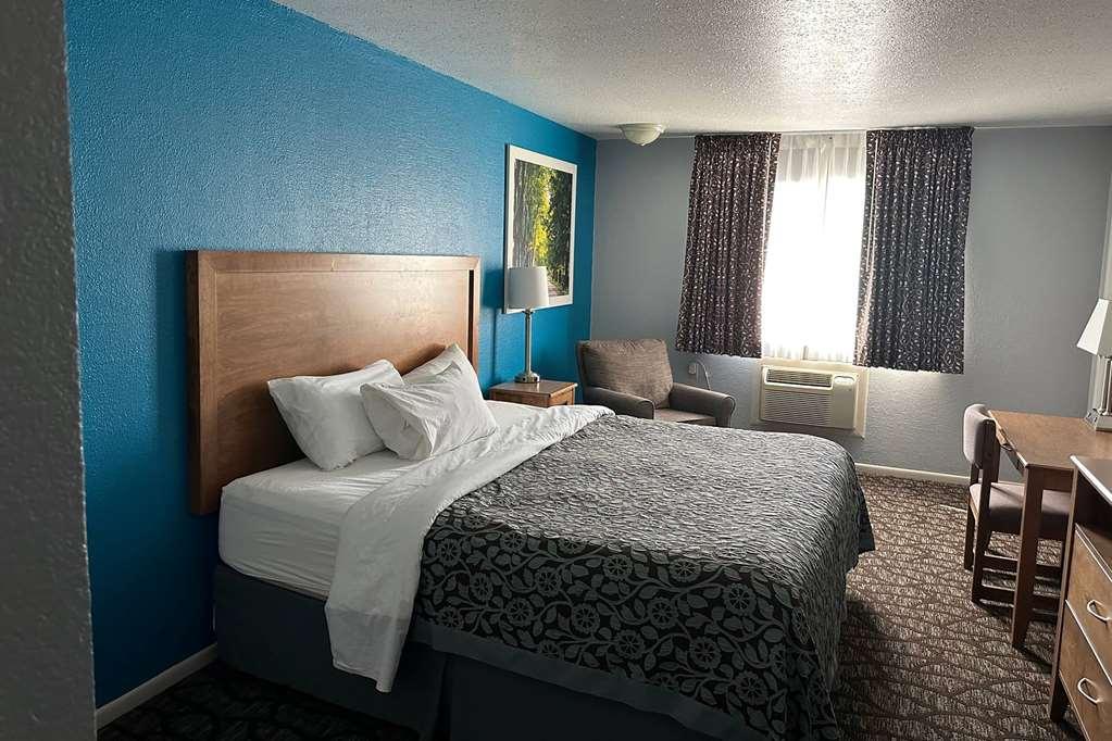 Baymont By Wyndham Manistee Hotell Rum bild